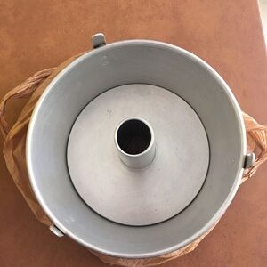 Mirro brand Aluminum Angel Food or other cake pan